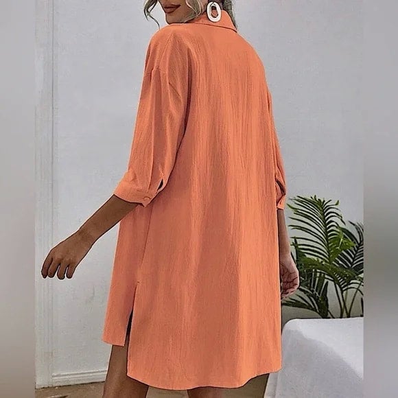 Passendes Set aus Shorts und Bluse in Korallenorange