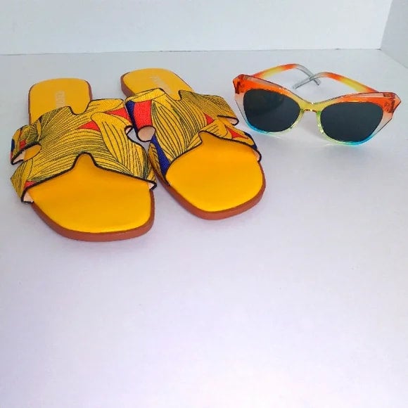 Women's Slide On Sandals & Sunglasses Bundle