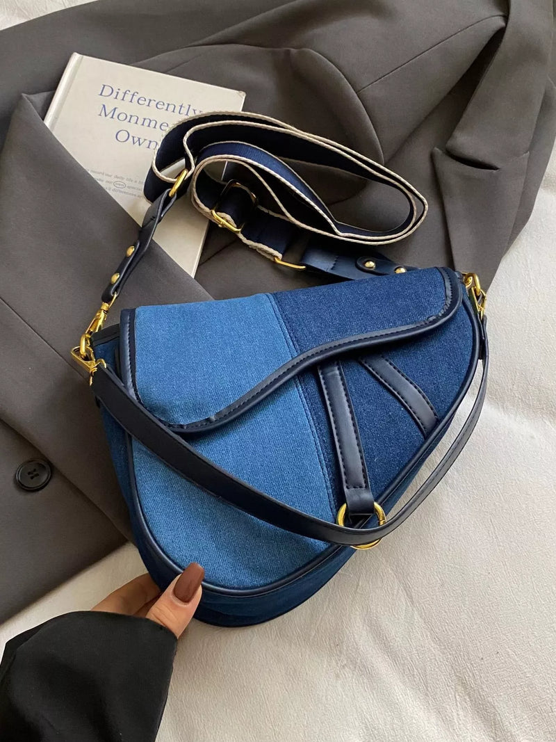 Adjustable Strap Crossbody Bag-zoom-