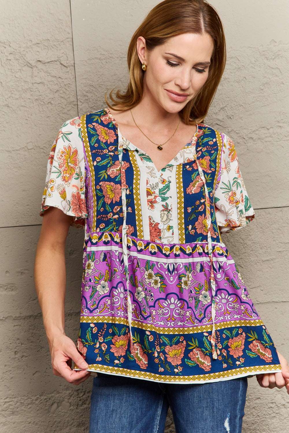 Böhmische Bluse mit flatternden Ärmeln und Bindekragen