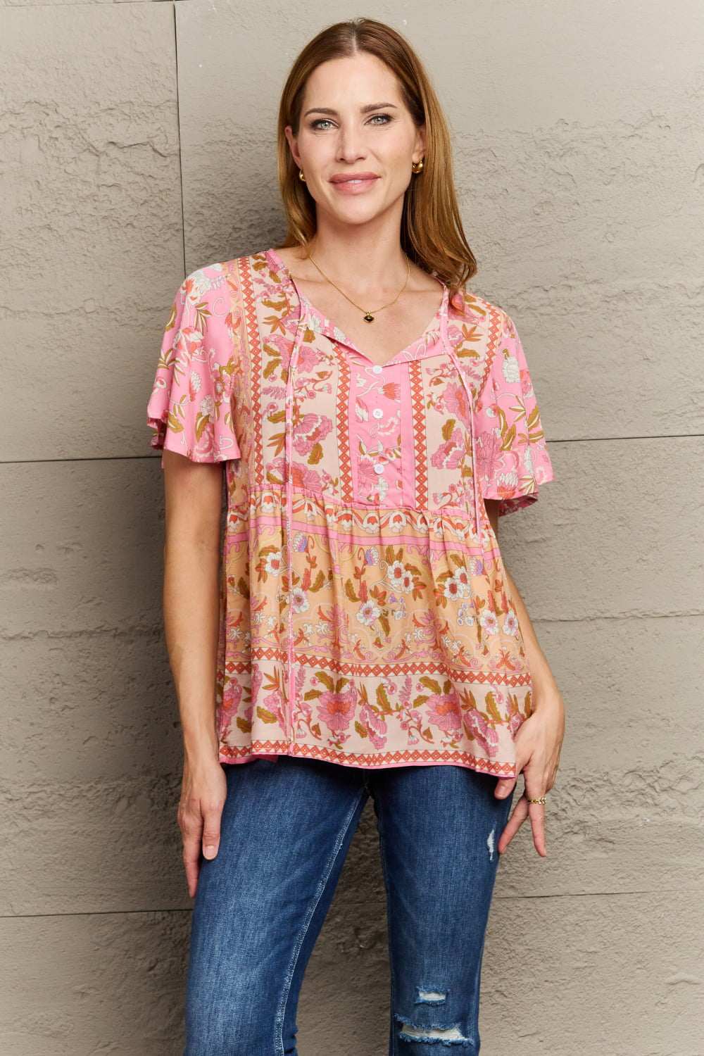 Böhmische Bluse mit flatternden Ärmeln und Bindekragen