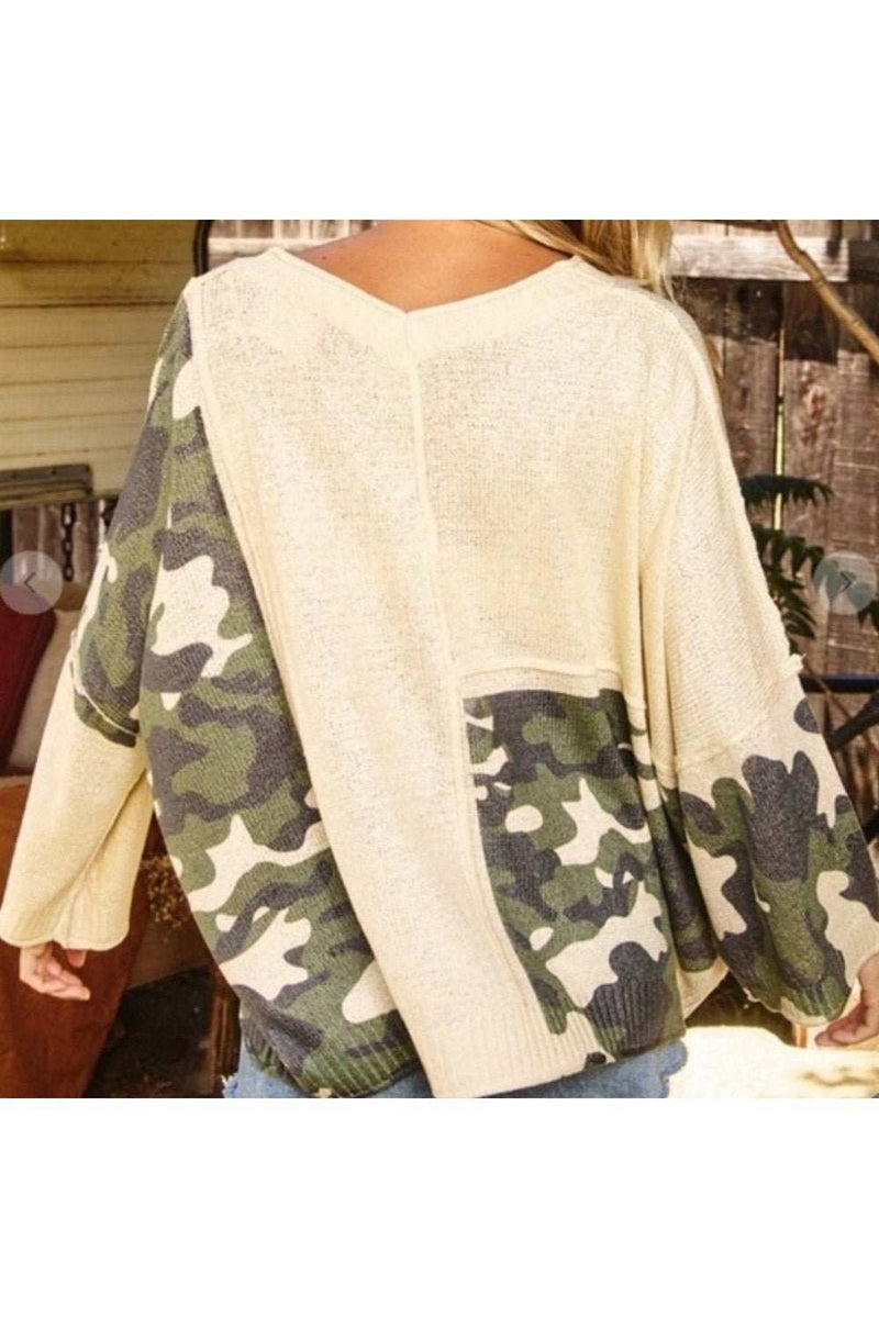 Schicker Camouflage-Pullover mit V-Ausschnitt-zoom-