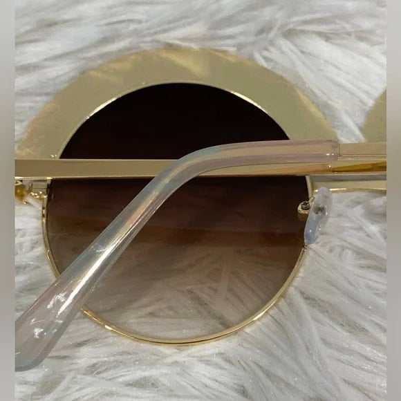 Oversized Retro Gold Metal Frame Sunglasses for Women, Vintage 70s Brown Gradient Tinted Lenses with UV400 Protection