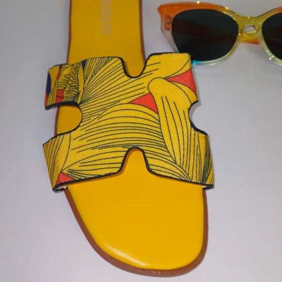 Women's Slide On Sandals & Sunglasses Bundle - Primrose Signature Boutique